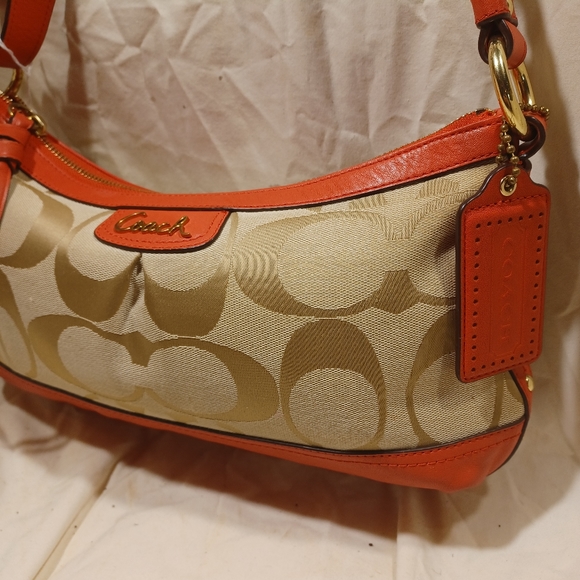 Coach signature crossbody or shoulder bag - Picture 6 of 11